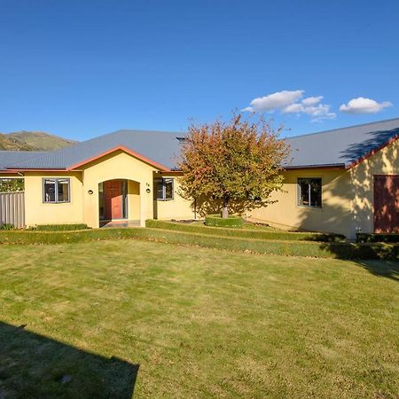 Kawarau Bay View - Cromwell Holiday Home ภายนอก รูปภาพ