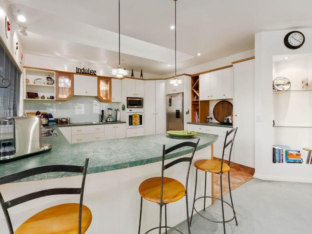 Kawarau Bay View - Cromwell Holiday Home ภายนอก รูปภาพ