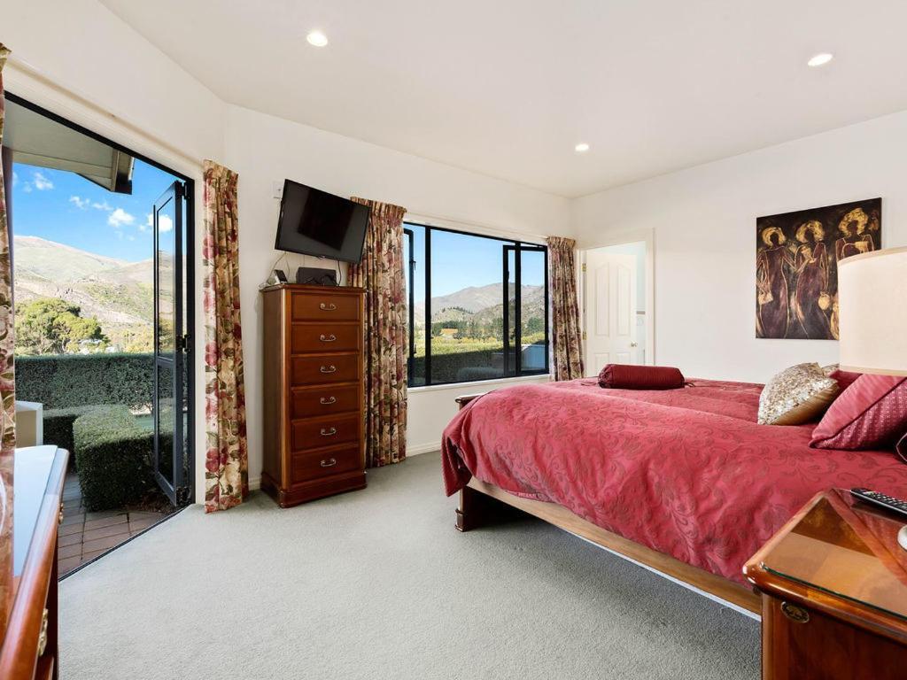 Kawarau Bay View - Cromwell Holiday Home ภายนอก รูปภาพ